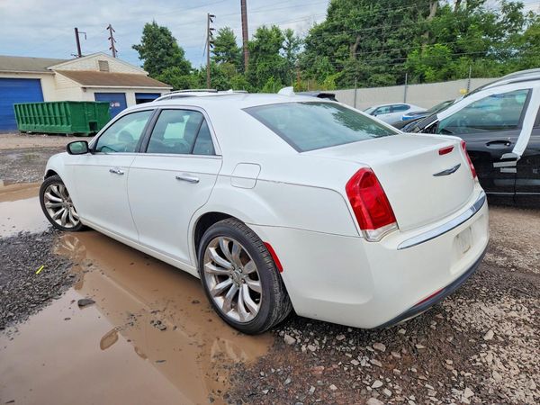 2016 CHRYSLER 300 300C