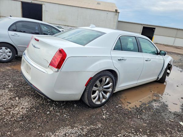 2016 CHRYSLER 300 300C