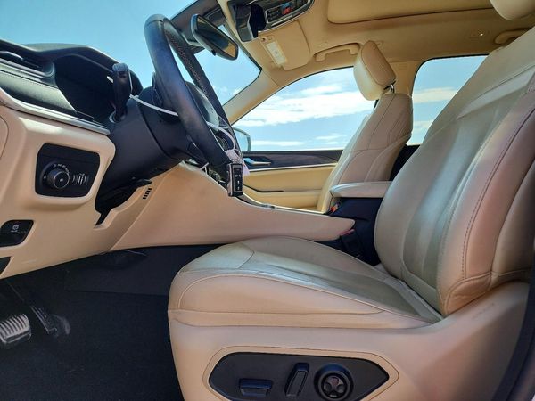 2022 JEEP GRAND CHEROKEE
