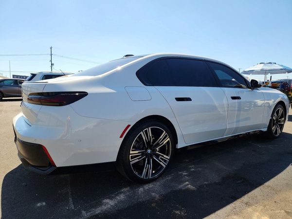 2023 BMW 740