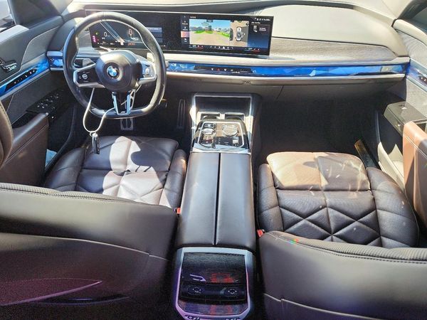 2023 BMW 740