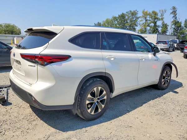 2021 TOYOTA HIGHLANDER XLE