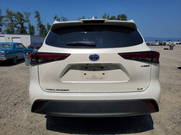 2021 TOYOTA HIGHLANDER XLE