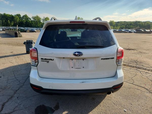 2018 SUBARU FORESTER