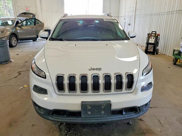 2015 JEEP CHEROKEE LATITUDE 4X4