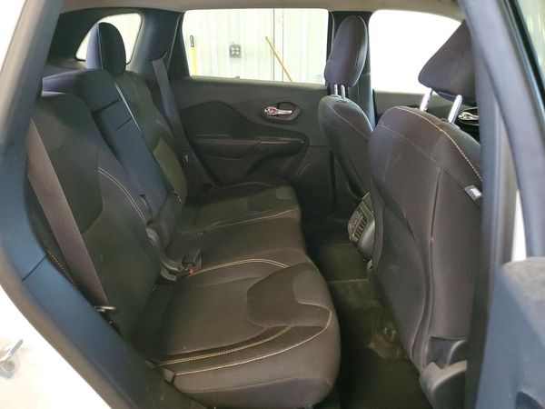 2015 JEEP CHEROKEE LATITUDE 4X4