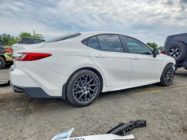 2025 TOYOTA CAMRY