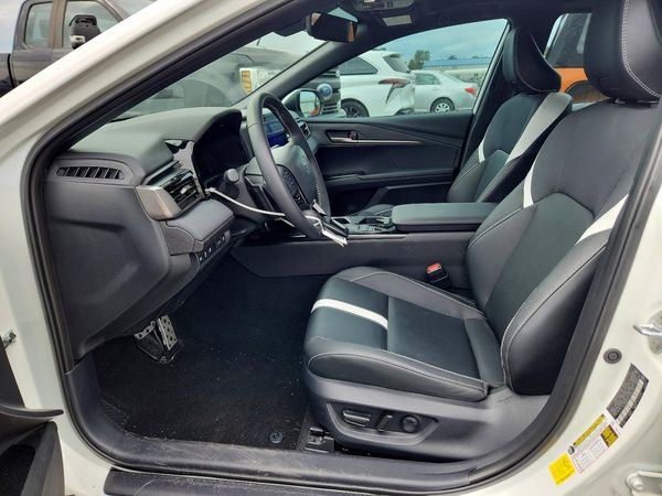 2025 TOYOTA CAMRY