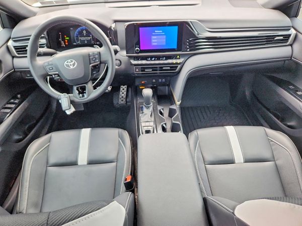2025 TOYOTA CAMRY