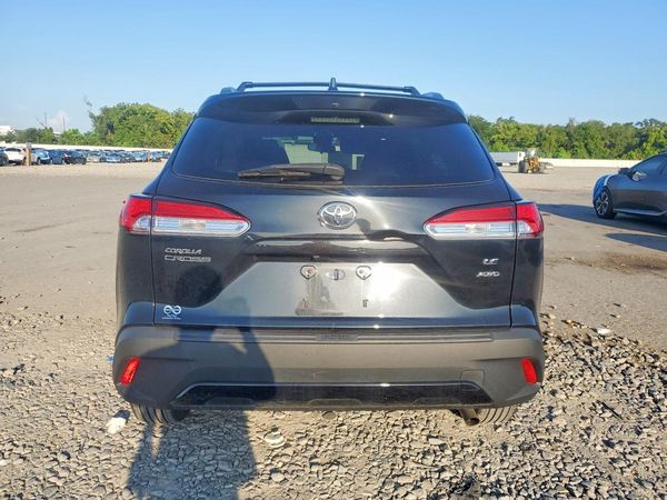2022 TOYOTA COROLLA CROSS LE