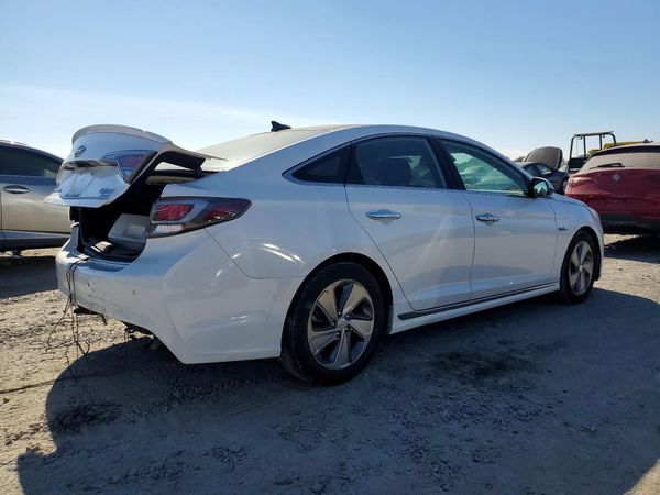 2016 HYUNDAI SONATA GLS (Middle)