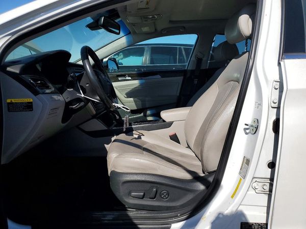 2016 HYUNDAI SONATA GLS (Middle)
