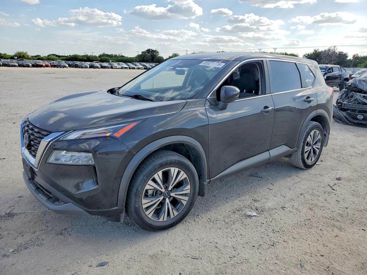 2023 NISSAN ROGUE SV — Front 3/4