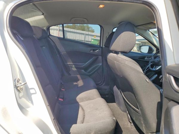 2015 MAZDA 3 Touring/GS