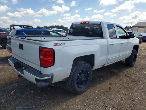 2017 CHEVROLET SILVERADO LT
