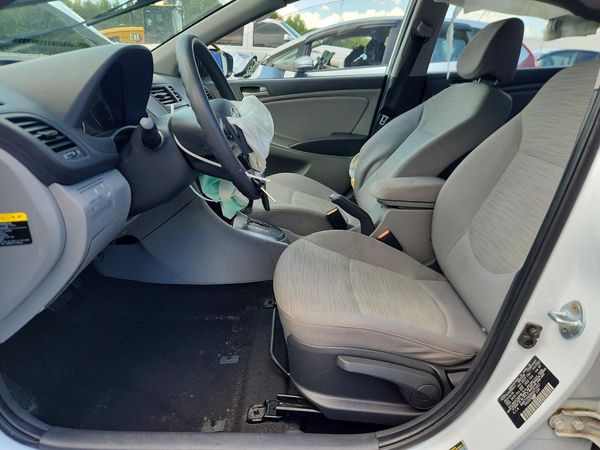 2017 HYUNDAI ACCENT SE Base