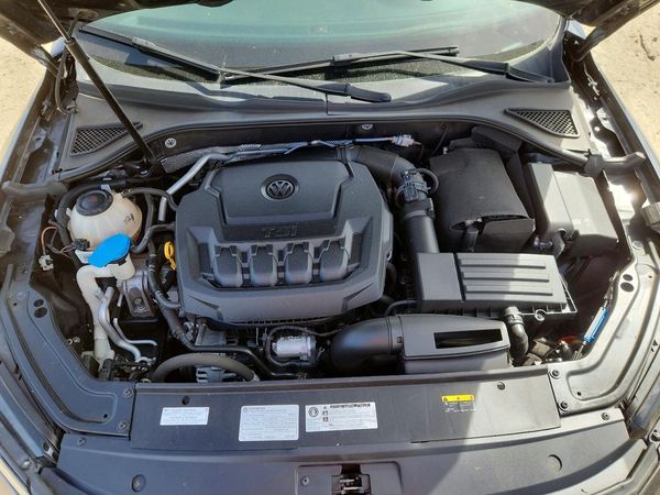 2018 VOLKSWAGEN PASSAT SE, SE w/ Technology