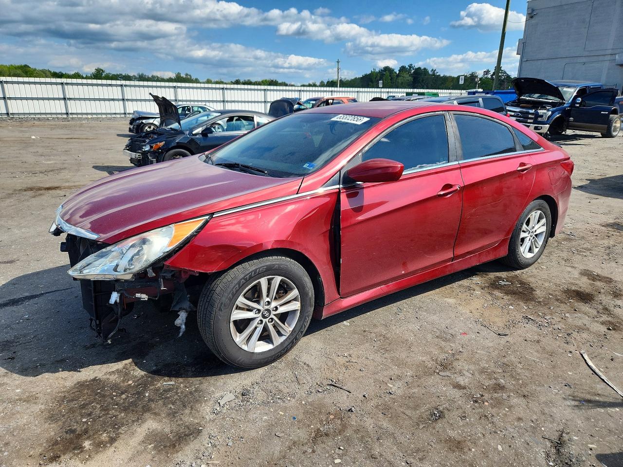 2014 HYUNDAI SONATA GLS/ GLS Popular — Front 3/4