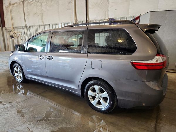 2017 TOYOTA SIENNA LE Mobility/LE