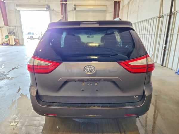 2017 TOYOTA SIENNA LE Mobility/LE