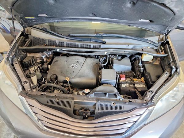 2017 TOYOTA SIENNA LE Mobility/LE