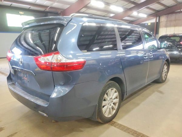 2015 TOYOTA SIENNA