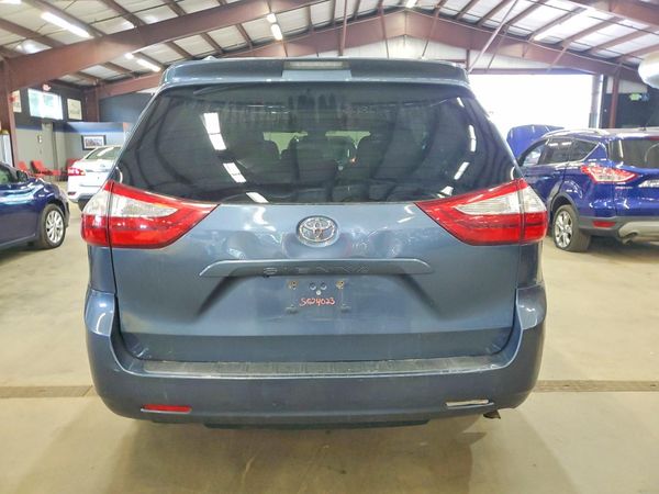 2015 TOYOTA SIENNA