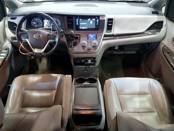2015 TOYOTA SIENNA