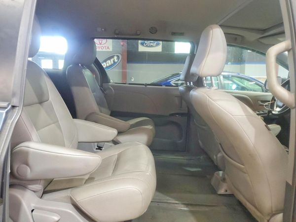 2015 TOYOTA SIENNA
