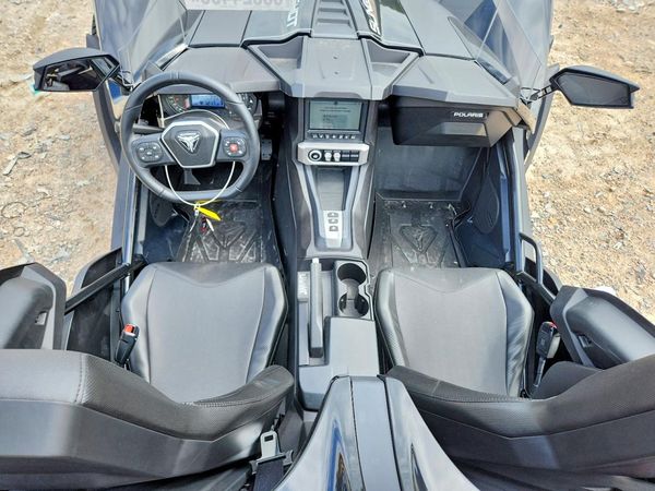 2025 POLARIS SLINGSHOT