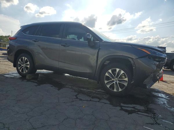 2023 TOYOTA HIGHLANDER — Passenger 3/4