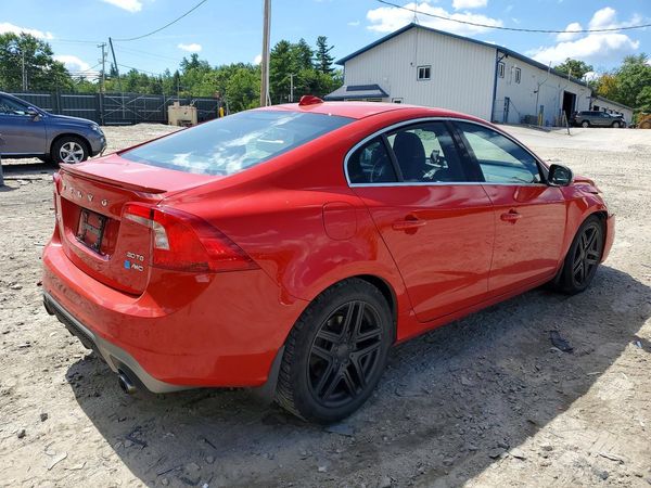 2016 VOLVO S60