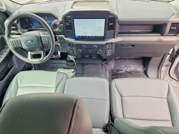 2025 FORD F150