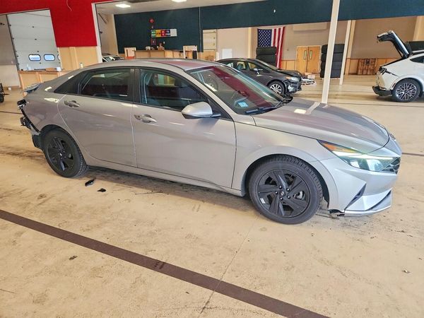 2021 HYUNDAI ELANTRA
