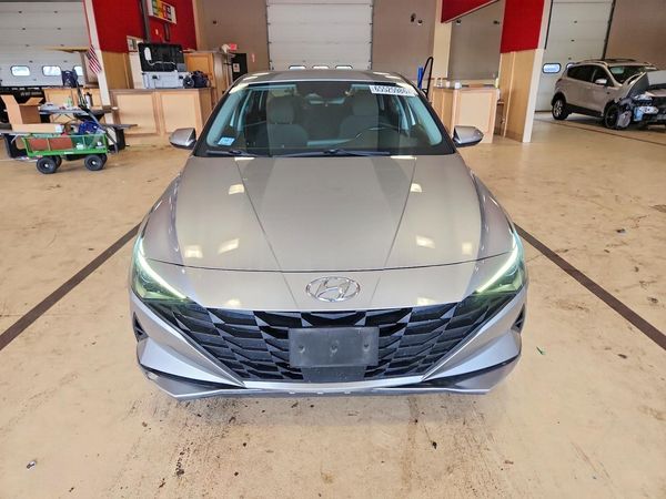 2021 HYUNDAI ELANTRA