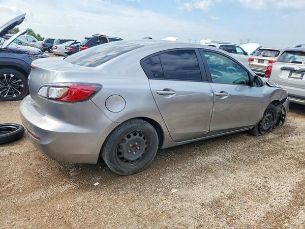 2013 MAZDA 3