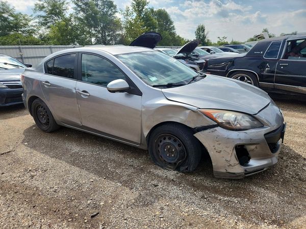 2013 MAZDA 3