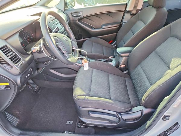 2016 KIA FORTE GL (Middle-Low Grade)
