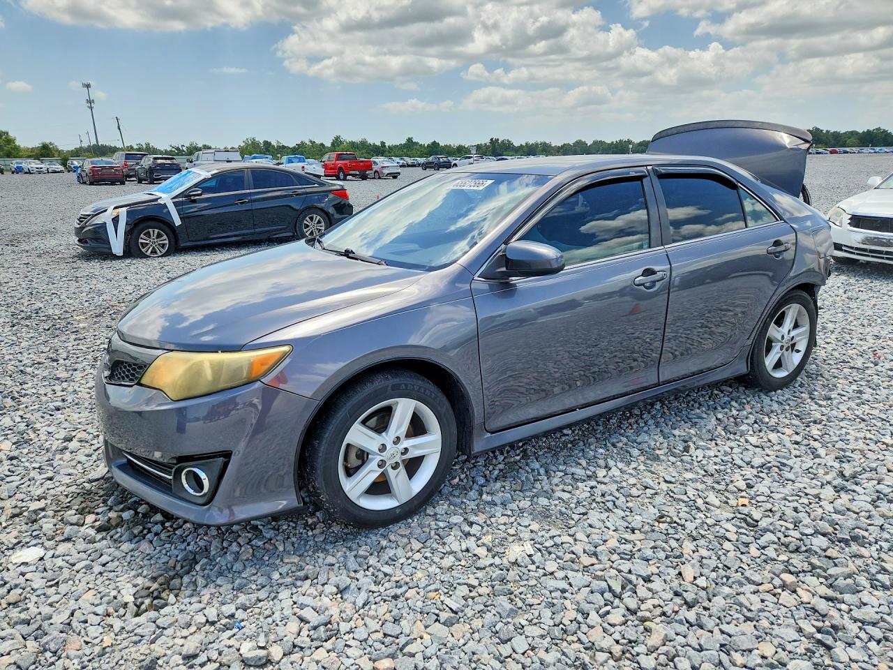 2012 TOYOTA CAMRY — Front 3/4