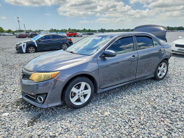 2012 TOYOTA CAMRY — Front 3/4