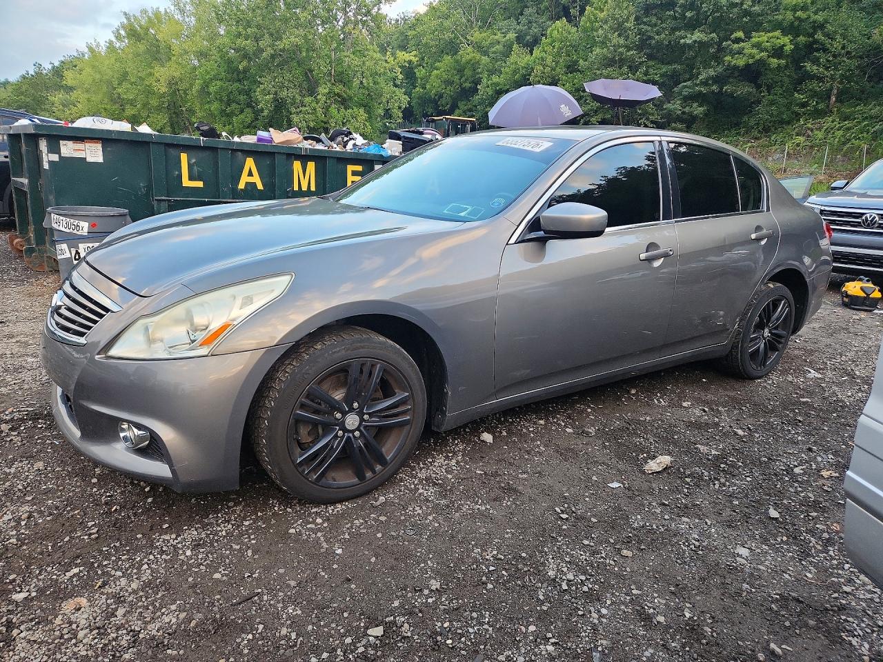 2013 INFINITI G37