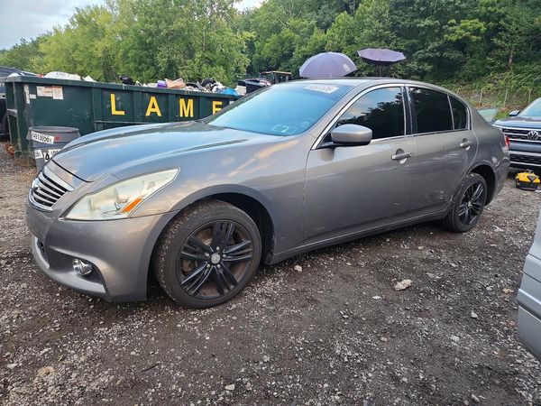 2013 INFINITI G37