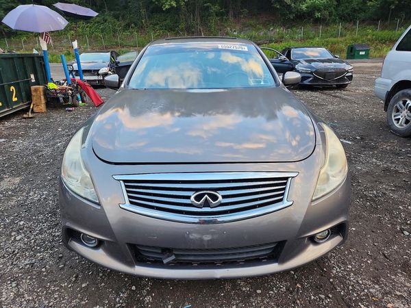 2013 INFINITI G37