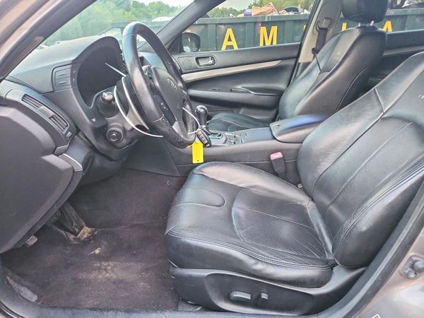 2013 INFINITI G37