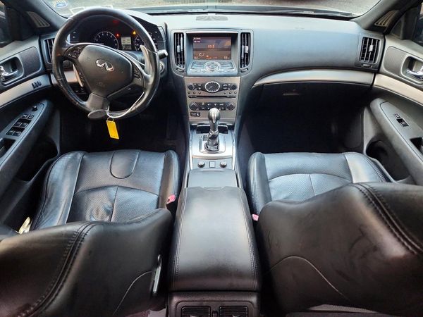 2013 INFINITI G37