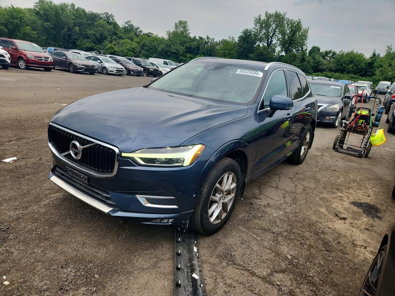 2018 VOLVO XC60 Momentum