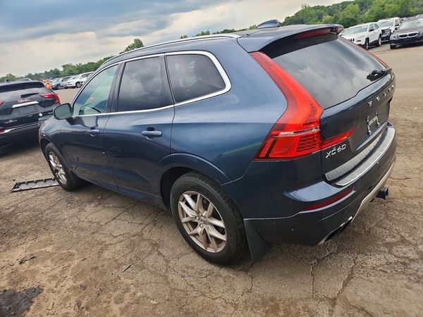 2018 VOLVO XC60 Momentum