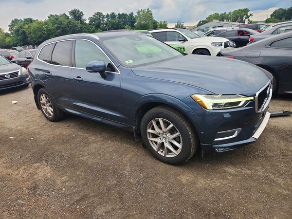 2018 VOLVO XC60 Momentum