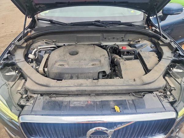 2018 VOLVO XC60 Momentum