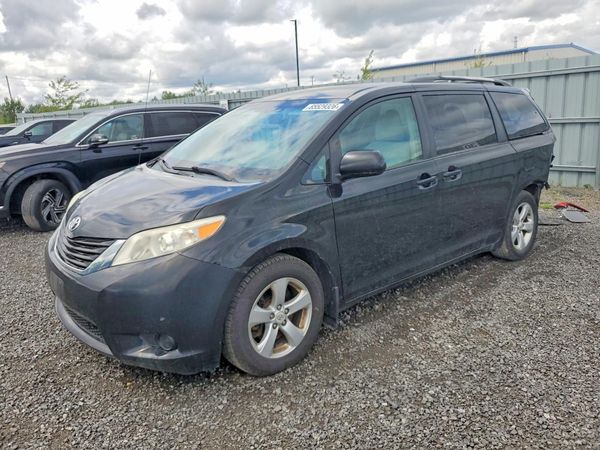 2012 TOYOTA SIENNA